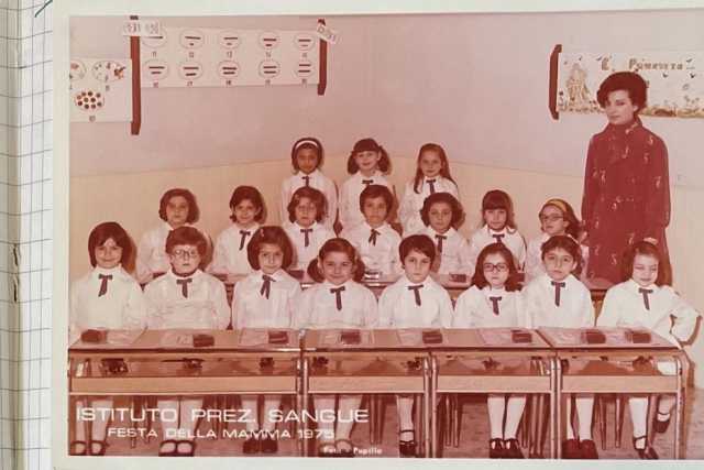 I ricordi di Maria, una delle ultime "maestre uniche": �Conservo le foto di tutti i miei alunni�
